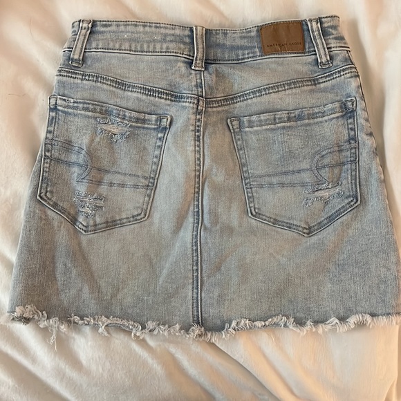 AMERICAN EAGLE RIPPED DENIM SKIRT - Picture 2 of 3